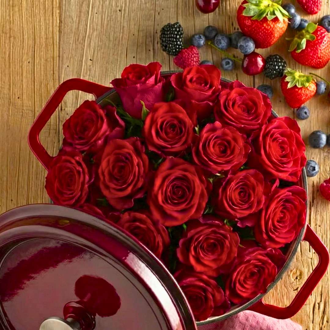 Braadpan met bos rozen