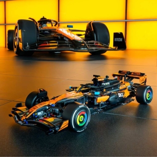 预告：LEGO 🏁 机械组旗舰F1模型 2025赛季冠军迈凯伦