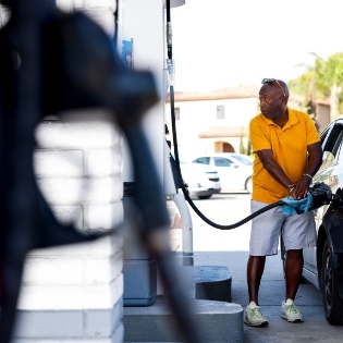 ⚠️ 全球油价暴涨冲破$100！$150时代要来了？  