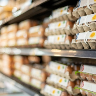 别再为蛋壳颜色交税了 🥚 美国超市鸡蛋挑选避坑指南