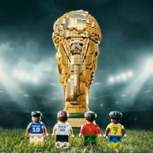 新品上市：助力 FIFA 2026 ⚽️ 梅西 C罗全上阵