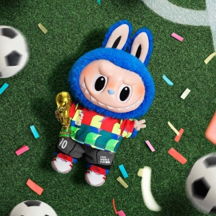 POP MART 可爱盲盒抢不停 现货不用等