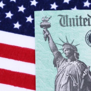 1270亿美元退税开启！特朗普“违宪关税”官方申领网站上线  