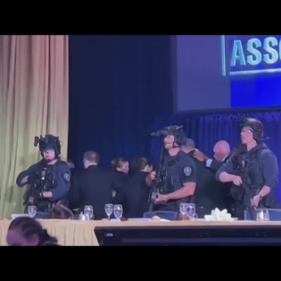 枪手被抓捕！白宫晚宴枪击现场回顾！昨晚到底发生了什么...