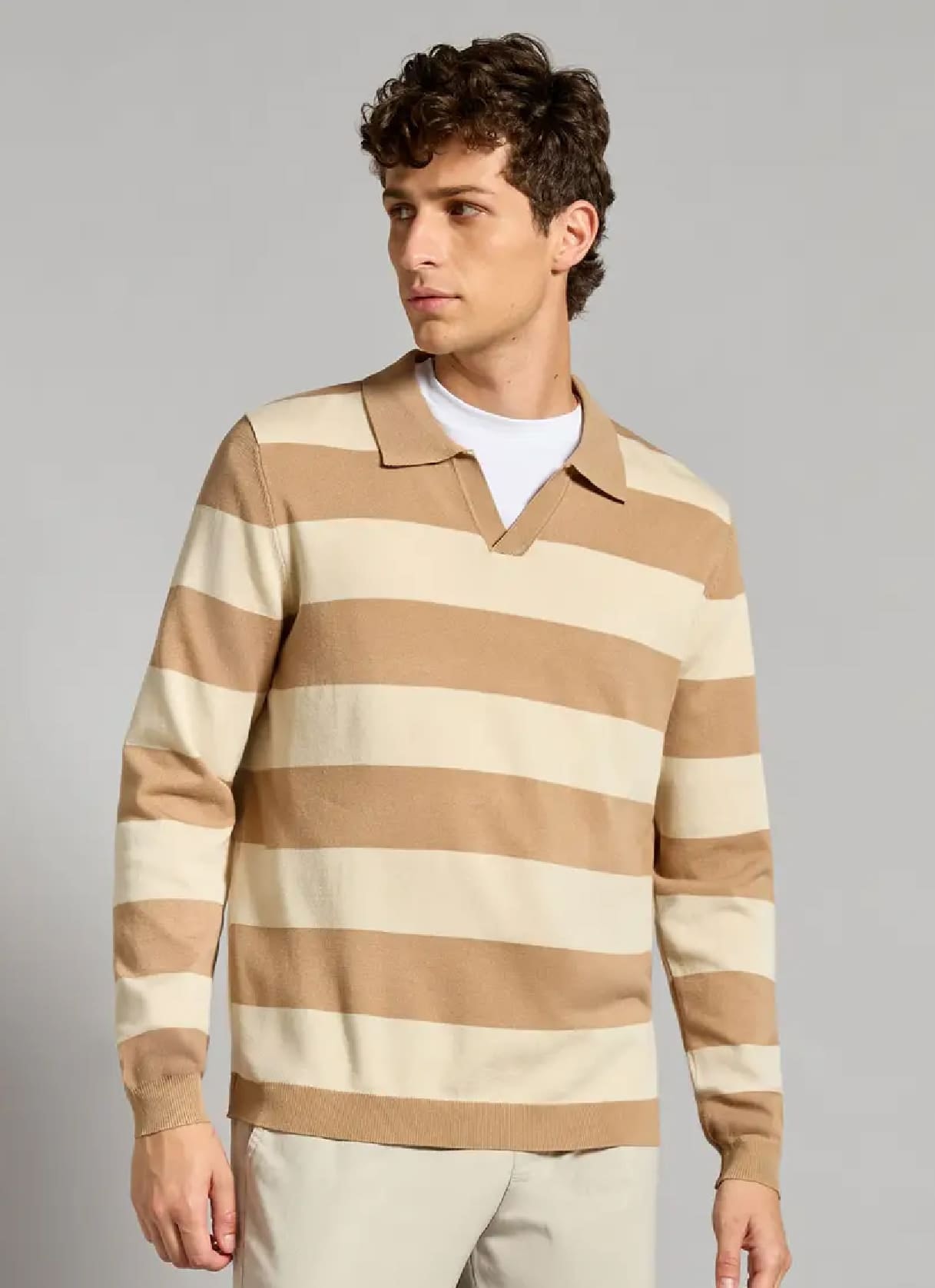 sweatertostado