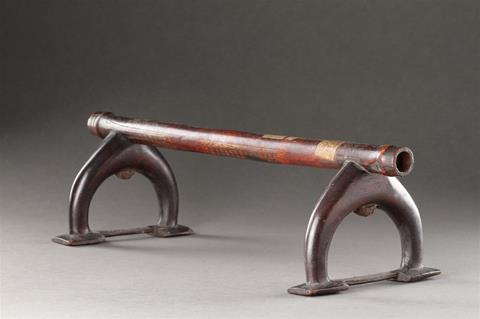 A RARE HEADREST 'KALI' OR 'KALIMASI' / 'KALI TOLONI'TONGA, 18TH - EARLY 19TH CENTURY