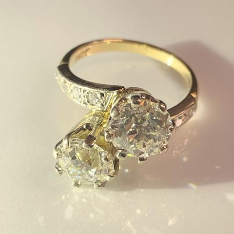 An 18ct Gold Ring Set Two x Two Carat Diamonds, Size O