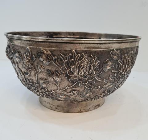 An impressive, heaving silver Chinese bowl by Luen Wo, late 19th/early 20th Century Shanghai