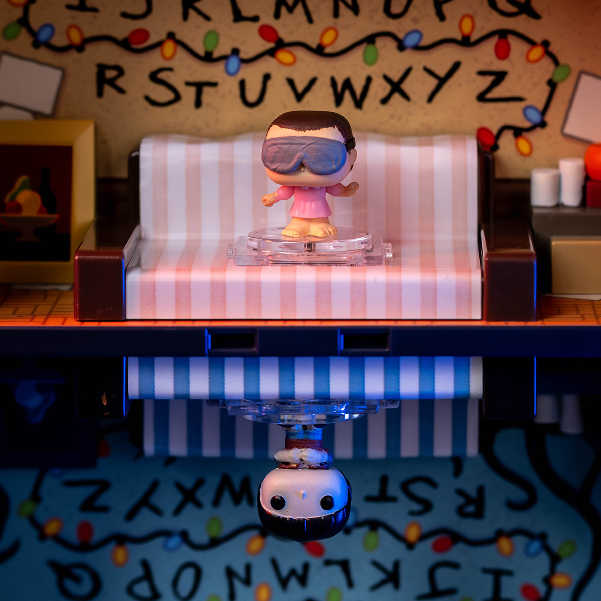 Stranger Things - Byers House Funko Bitty Pop Display mit 2 Figuren