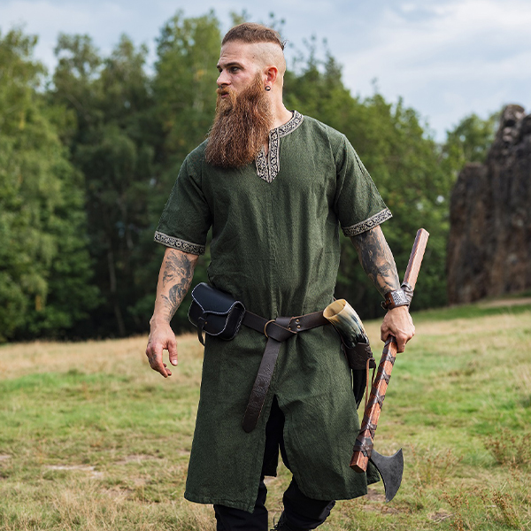 Mittelalter - Hemden und Tuniken