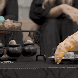 Walking hand with sound