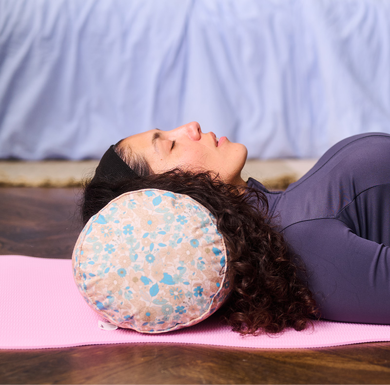 Long floral cushion - 50 cm