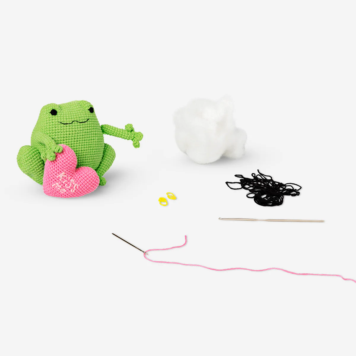 DIY crochet Valentine frog kit