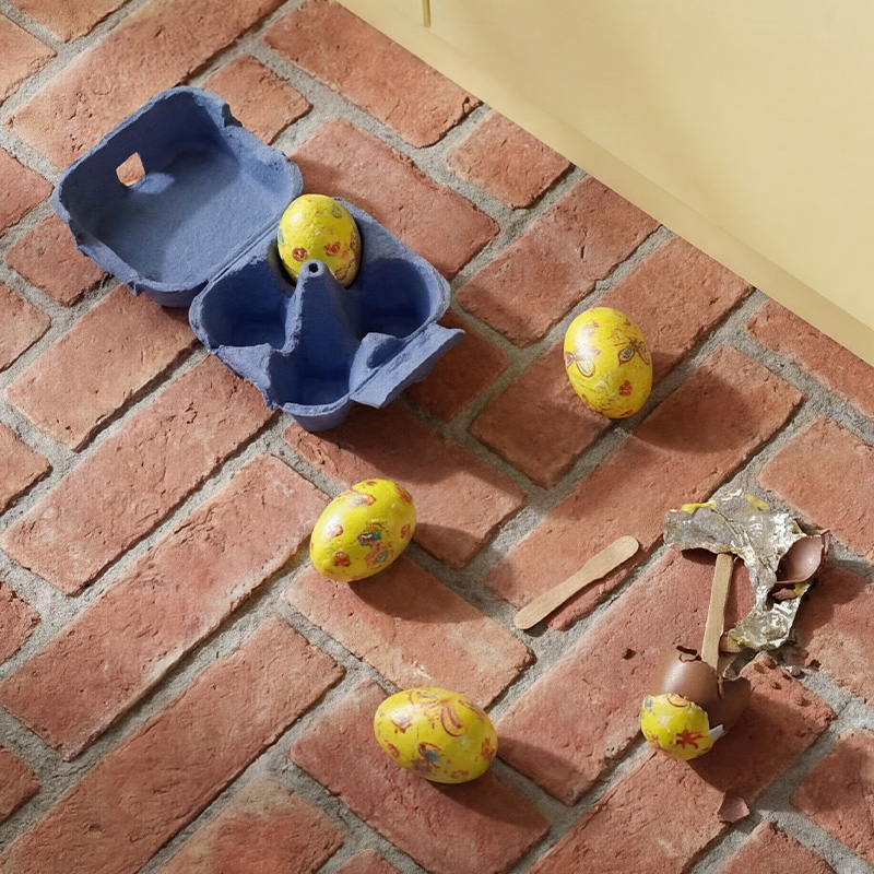 Chocolate eggs with filling in eggtray - 4 pcs