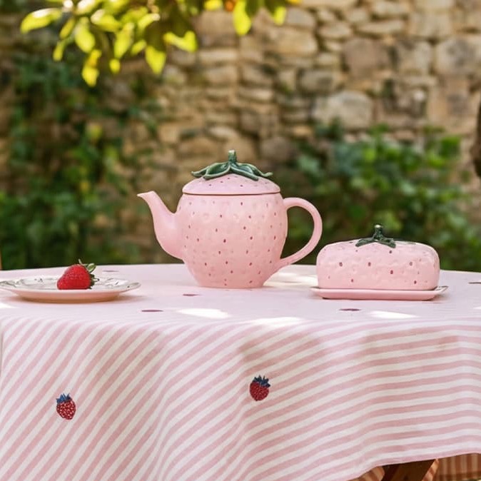Pink strawberry teapot with lid