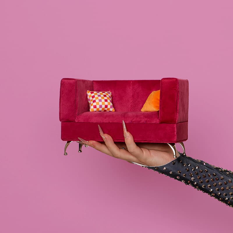 Velvet jewellery box as pink sofa