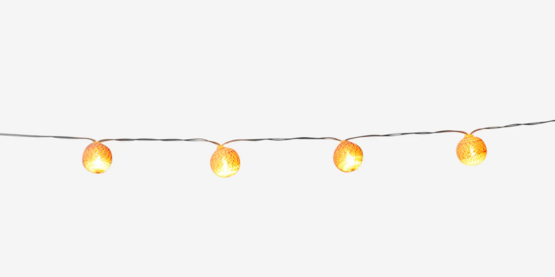 String lights - Lilac woven balls