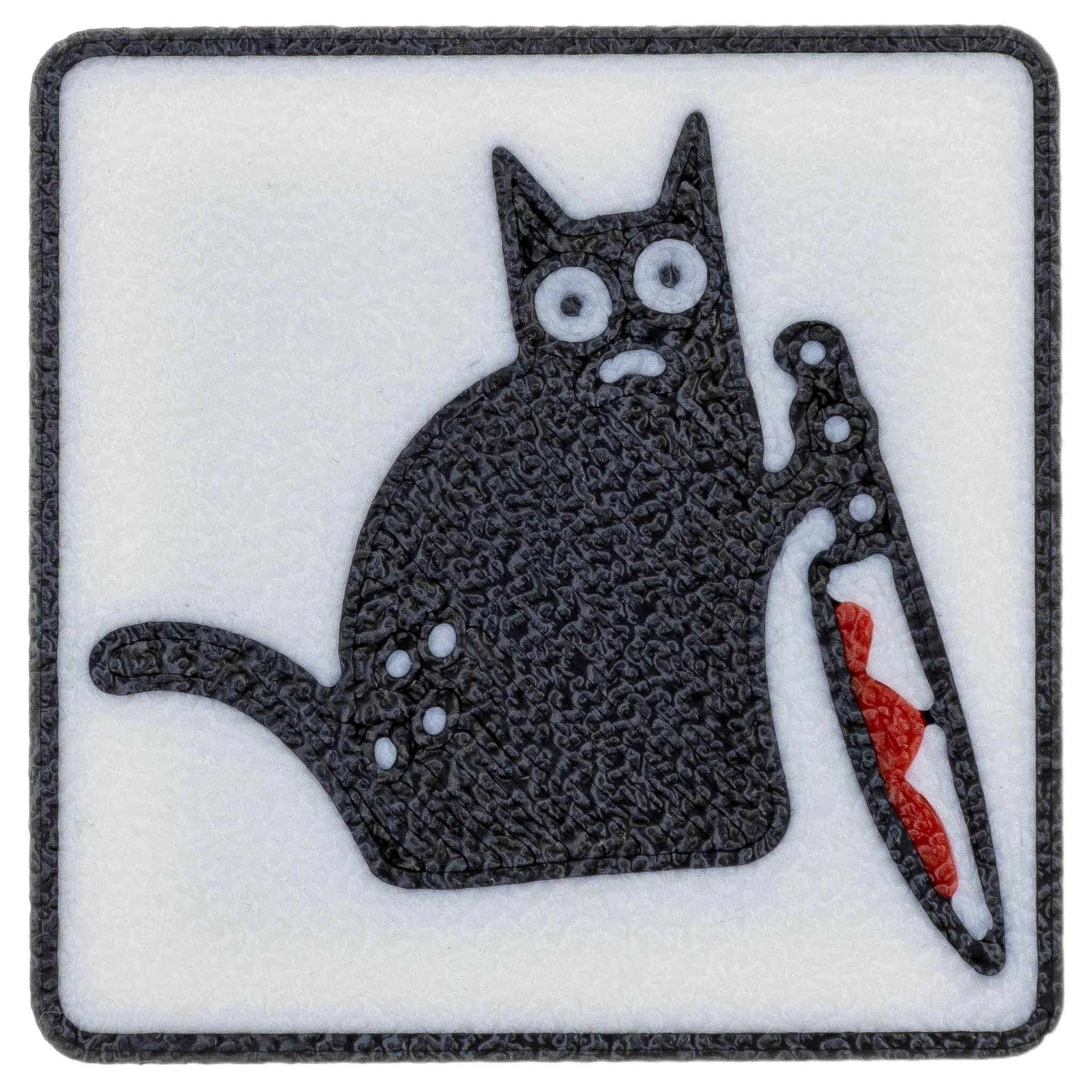 Кот с ножом