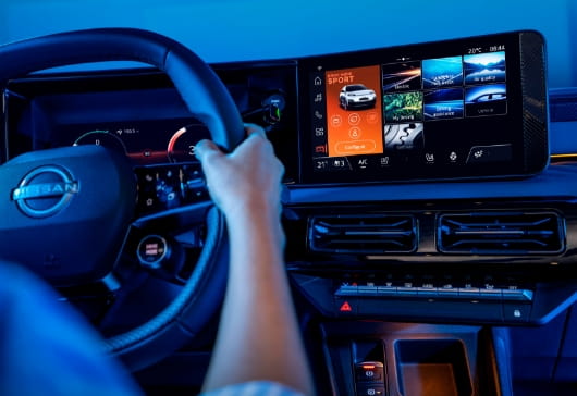 Explora o interior conectado do Nissan Micra e os dois ecrãs táteis de 10,1''