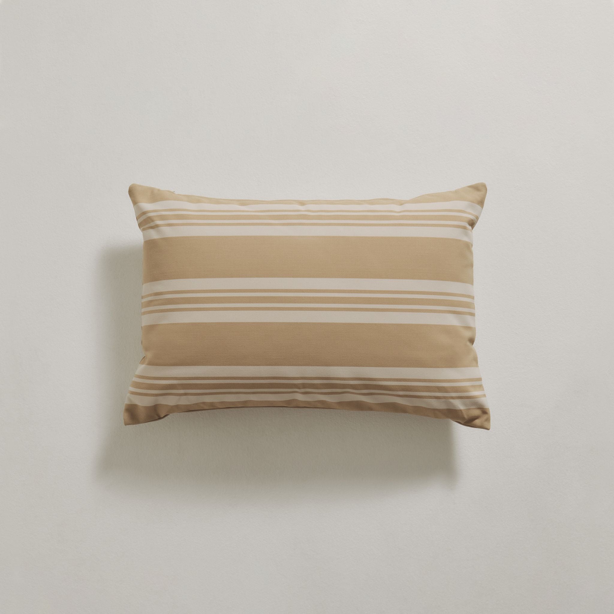 Image of Udendørspude 40x60 - Beige stribet
