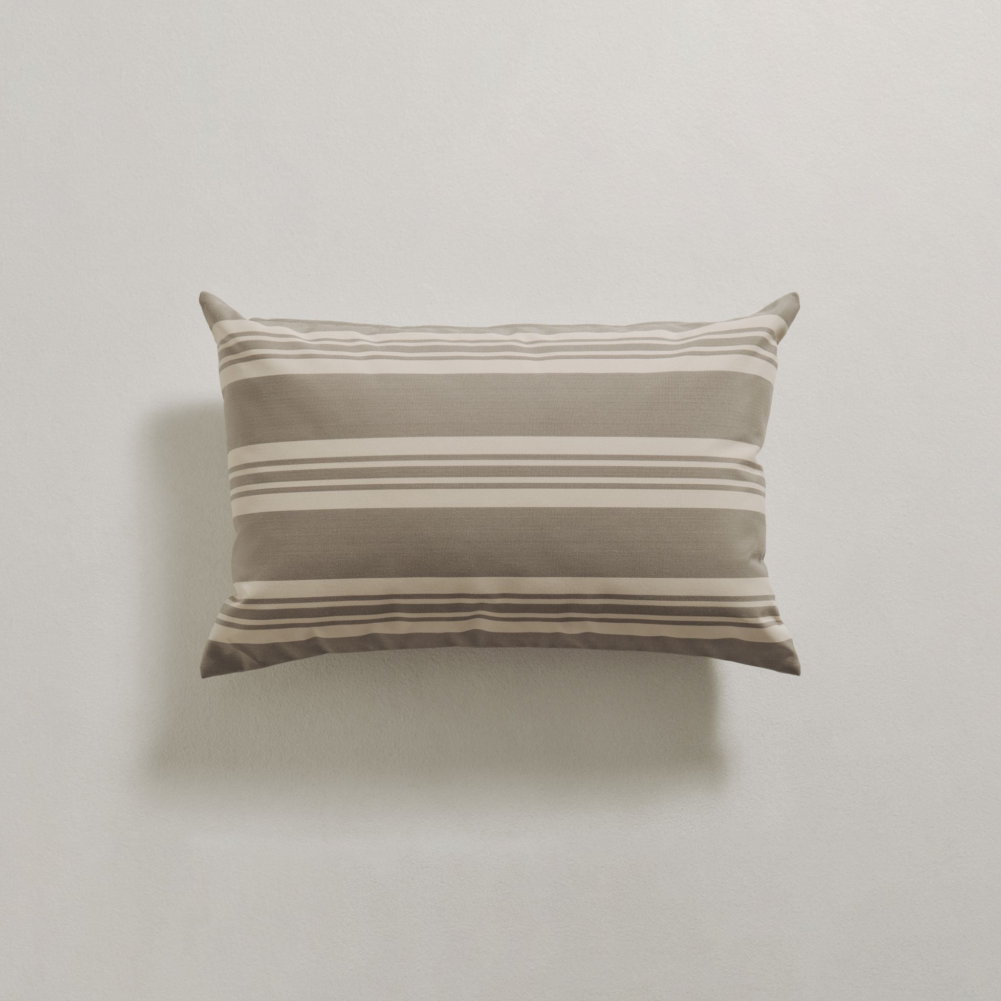 Image of Udendørspude 40x60 - Grå stribet