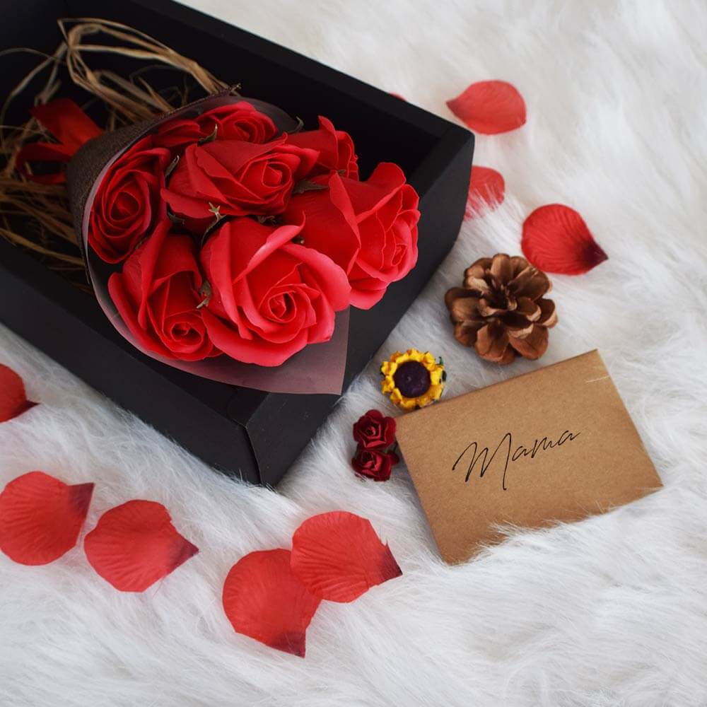 Image of Red Rose Black Box