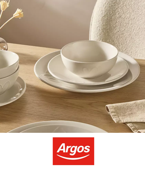 Argos - Plate and bowl set with embossed heart pattern