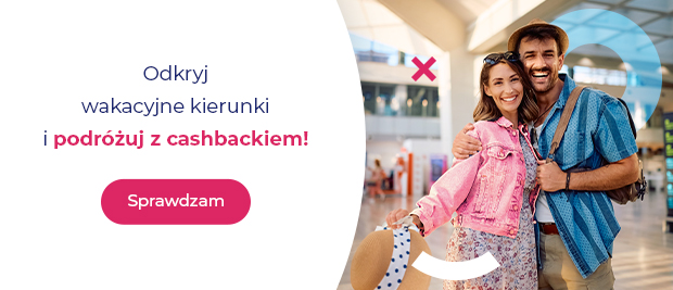 Grafika z uśmiechniętą parą na lotnisku, gotową do wakacyjnej podróży. Komunikat zachęca do odkrywania wakacyjnych kierunków i korzystania z cashbacku podczas planowania wyjazdu.