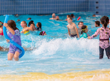 Entry to Baywave Aquatic Centre