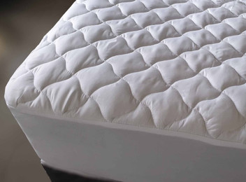 Machine-Washable Mattress Protector