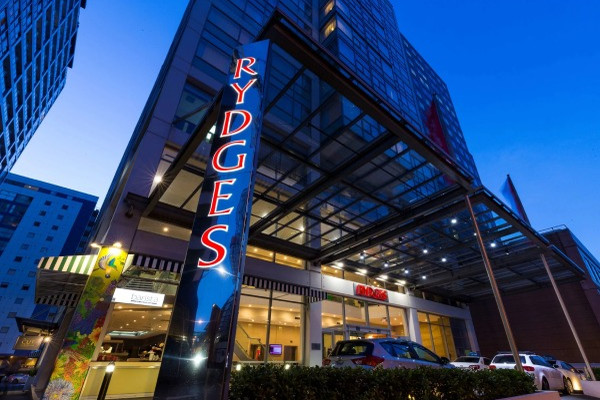 4.5-Star Auckland Stay at Rydges