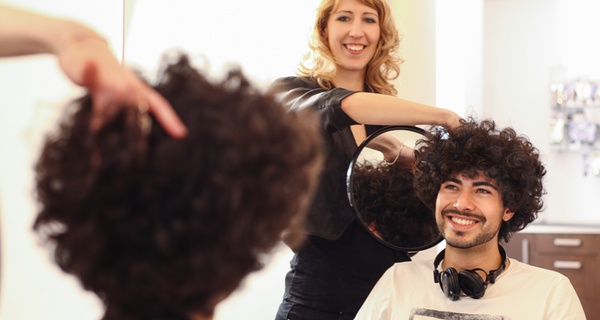 Forfait shampoing, coupe et brushing, option barbe avec Wal Coiffeur (jusqu'à 35% de remise)