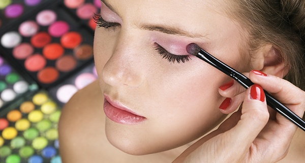 $29 for an Online Professional Makeup Artist Course from Smart Majority ($807.57 Value)