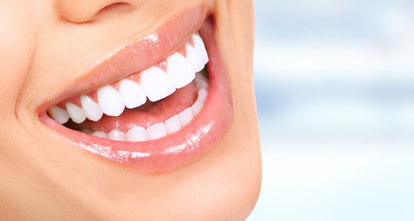 Experience Dazzling Results with In-Office Zoom Teeth Whitening!