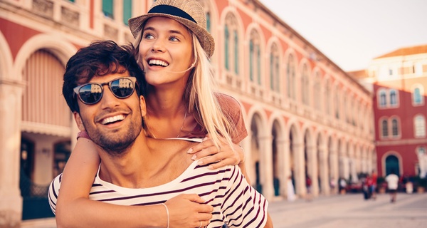 1-Hour Laser Teeth Whitening With a Consultation & 2 Whitening Pens