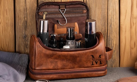 Personalisierbarer Kulturbeutel für Herren mit Text oder Initialen Personalisierbarer Kulturbeutel für Herren mit Text oder Initialen