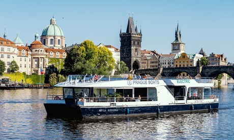 Hop-on-Hop-off-Bustour Prag, opt. mit Bootstour 