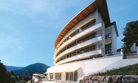 Bad Herrenalb: Doppelzimmer inkl. Frühstück / Halbpension und Spa Bad Herrenalb: Doppelzimmer inkl. Frühstück / Halbpension und Spa