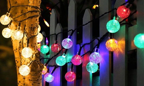 Solar-Lichterkette mit 20 LED-Leuchten Solar-Lichterkette mit 20 LED-Leuchten