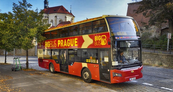 Mit dem Doppeldecker-Bus durch Prag