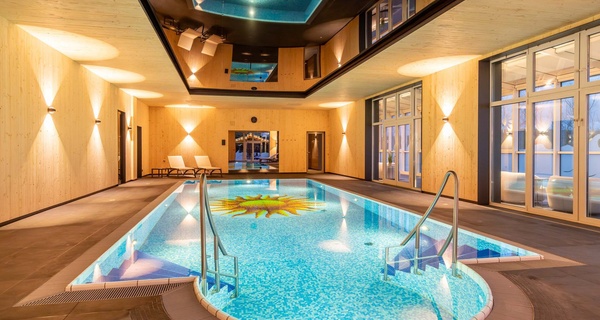 Wellness-Auszeit für zwei in Jena: 4★ Fair Resort mit All Inclusive und Badminton