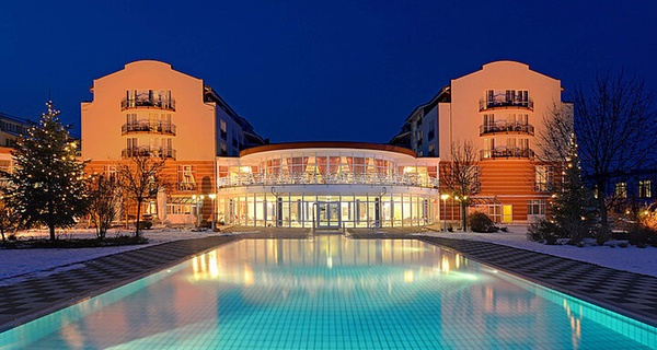 4* Monarch Hotel Bad Gögging Gutschein: Exklusiv-Paket für 1 oder 2 Personen inkl. HP, Massage & 4 Zimmerkategorien