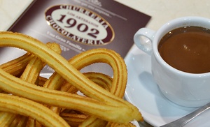 2 tazas de chocolate con churros en Chocolatería Los artesanos 1902