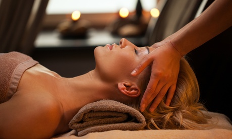 Sesión de masaje relajante en Infinity Salón España Sesión de masaje relajante en Infinity Salón España