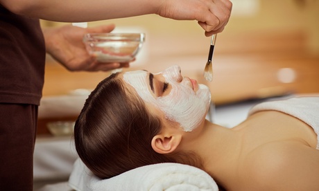 Limpieza facial posverano con opción a electroestimulación o LED Limpieza facial posverano con opción a electroestimulación o LED