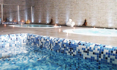 Granada: 1 o 2 noches con spa y desayuno en hotel 5 *