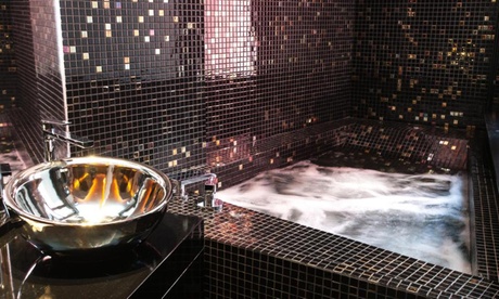 Madrid: Junior o Master Suite con desayuno y botella de cava