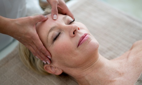 Tratamiento reafirmante inyectado en tercio superior facial y retoque Tratamiento reafirmante inyectado en tercio superior facial y retoque