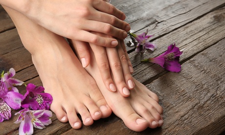 Manicura y/o pedicura semipermanente o extensiones de uñas de soft gel Manicura y/o pedicura semipermanente o extensiones de uñas de soft gel