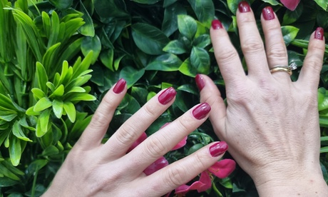 Manicura en Infinity Salón España Manicura en Infinity Salón España